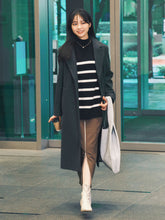 Load image into Gallery viewer, GU Fleece-lined Front Zip Skirt Q
