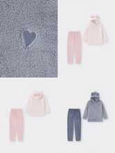 Load image into Gallery viewer, GU Marshmallow Feel Hoodie Set (long Sleeve) (Heart)
