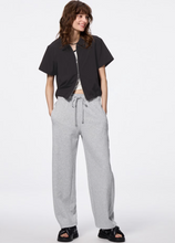 Load image into Gallery viewer, GU Sweat Barrel Leg Pants (Pre-Order)
