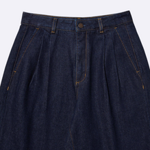 Load image into Gallery viewer, GU Denim tuck trousers (standard length 70.0-74.0cm) (Pre-order)
