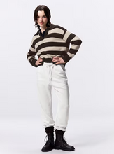 Load image into Gallery viewer, GU Puffy Touch Skipper Border Sweater
