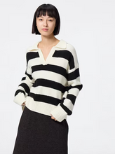 Load image into Gallery viewer, GU Puffy Touch Skipper Border Sweater
