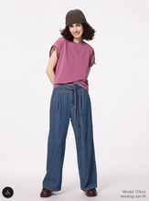 Load image into Gallery viewer, GU Light denim belted wide pants (standard length 70.0-74.0cm) (PRE-ORDER)
