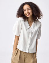 Load image into Gallery viewer, GU Big Collar Blouse (Pre-Order)
