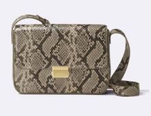 Load image into Gallery viewer, GU Square flap shoulder bag +E
