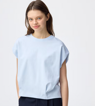 Load image into Gallery viewer, GU Dry Waist Tuck Tee (Pre-Order)
