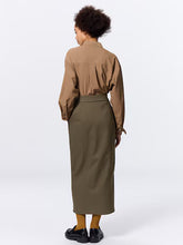 Load image into Gallery viewer, GU Fleece-lined Front Zip Skirt Q
