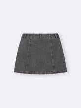 Load image into Gallery viewer, GU Denim skirt OS+EC
