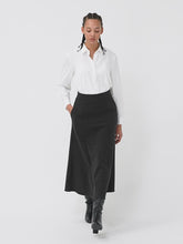 Load and play video in Gallery viewer, GU Brushed Rib Flare Skirt Z+E
